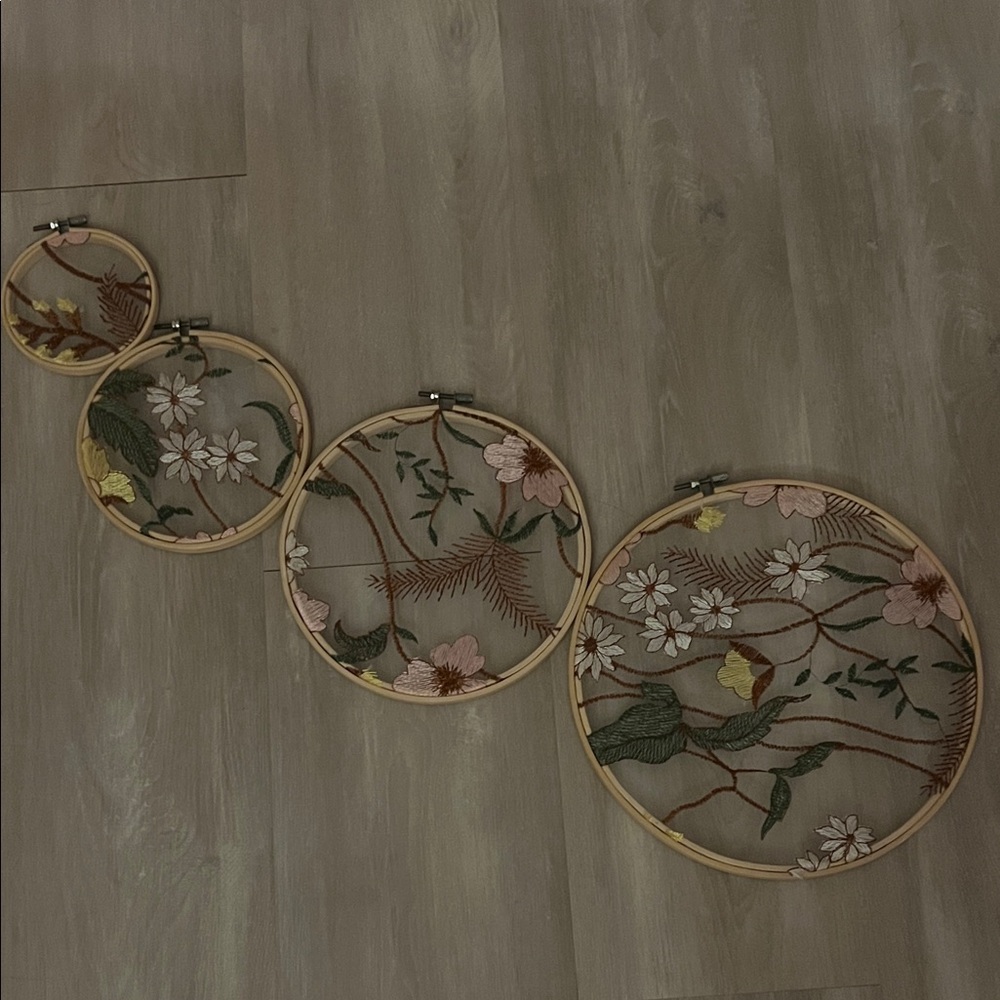 Floral Embroidery Hoop Set